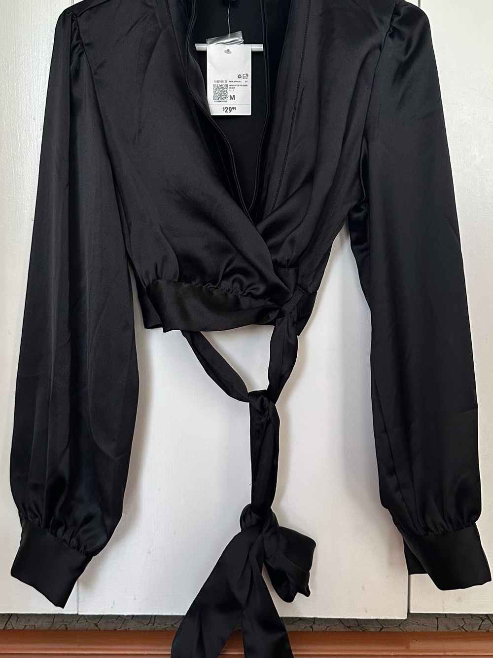NWT Forever 21 Satin Wrap Long Sleeve
Crop Top - Black (Size M)